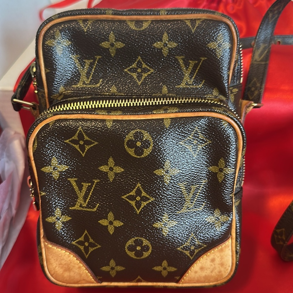 Louis Vuitton Vintage Amazon Crossbody. EVC plus LV dust bag FLASH SALE - Picture 4 of 16